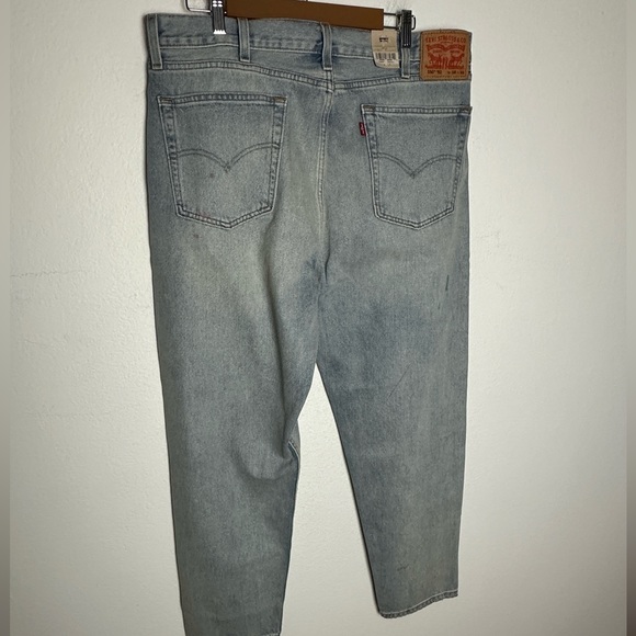 Levi's Men's 550 ‘92 Relaxed Taper Fit Jeans In the Waves Light Blue Denim NWT - Picture 3 of 9